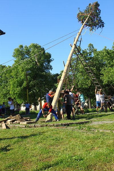 Stavanie maja (26).JPG